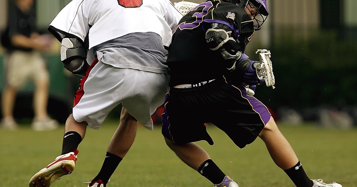 How many players are on the field in a lacrosse game