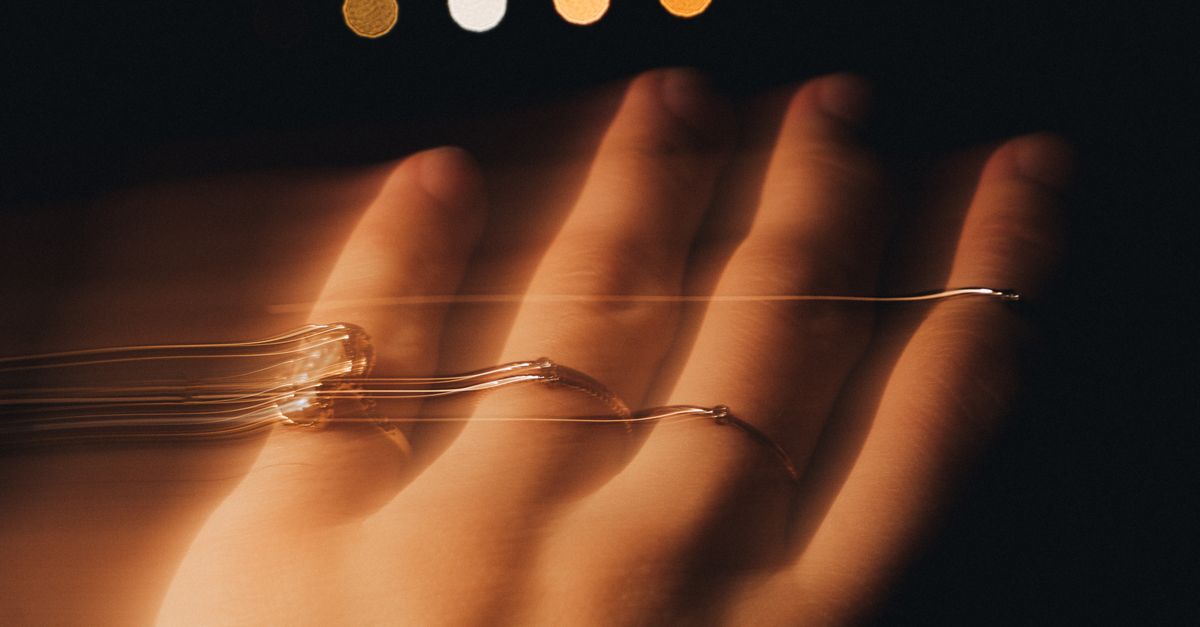 Hand Rungs Rings on Hand · Free Stock Photo