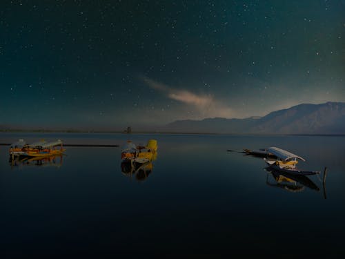 Foto profissional grátis de barcos, calma, céu noturno