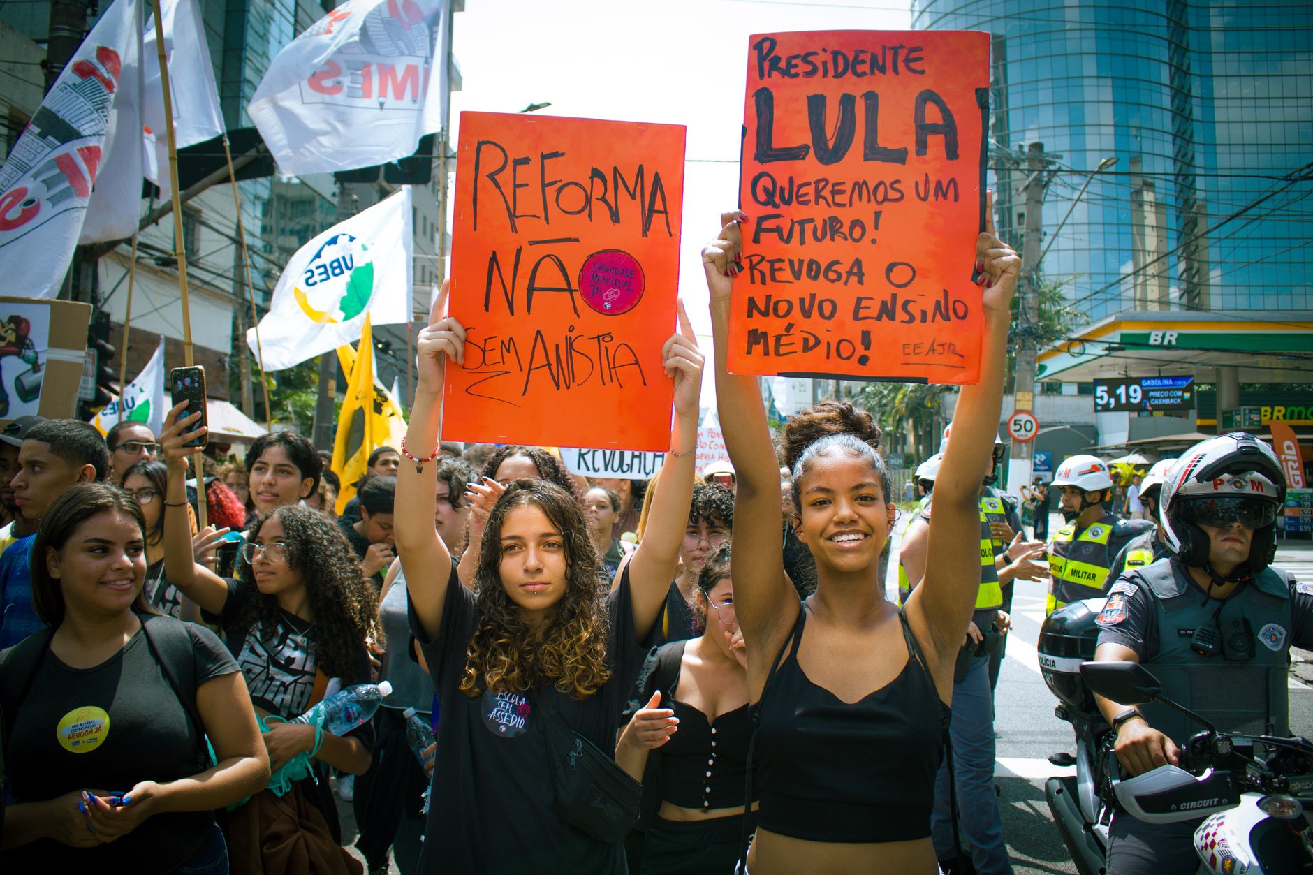 Lula critica elo de Flávio Bolsonaro