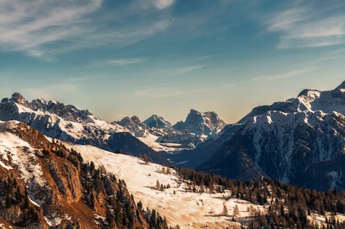 Gratis lagerfoto af bjerge, blå himmel, droneoptagelse