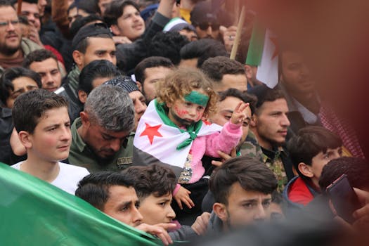 Immagine gratuita di assemblea pubblica, attivismo, bambini in protesta
