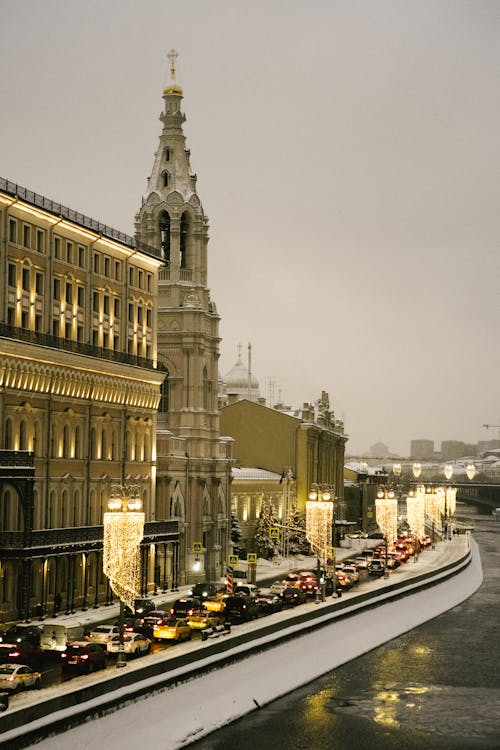 Traffic on Street along River