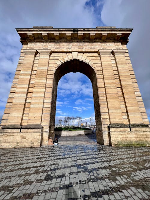 Foto profissional grátis de arcada, arcadas, bordeaux