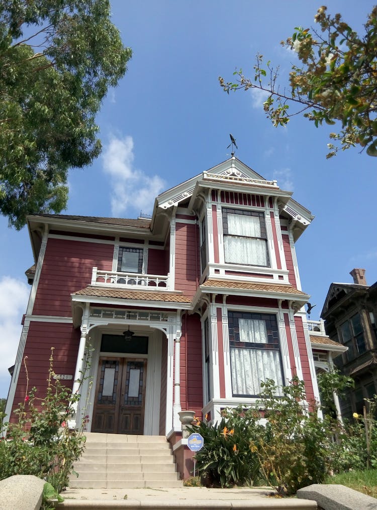 A Traditional House In Los Angeles