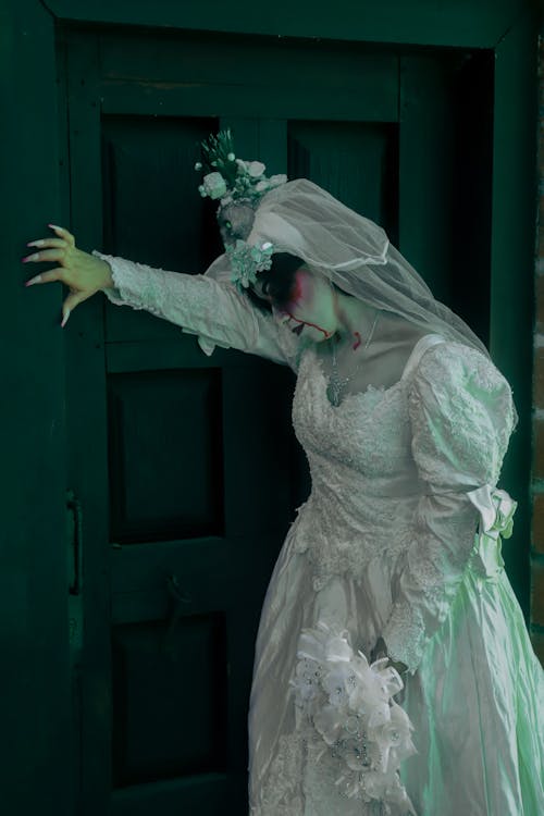 Foto stok gratis gaun pengantin, gaun putih, halloween