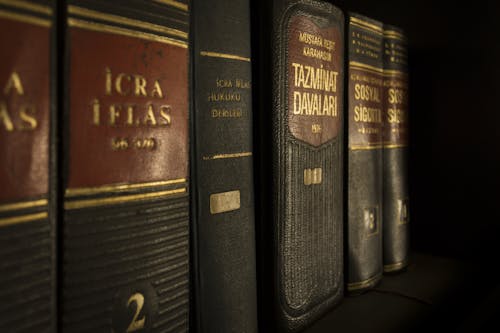 무료 Icra Iflas Piled Book 스톡 사진