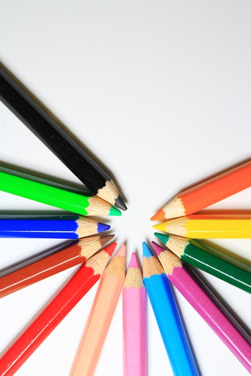 여러 가지 빛깔의 색연필