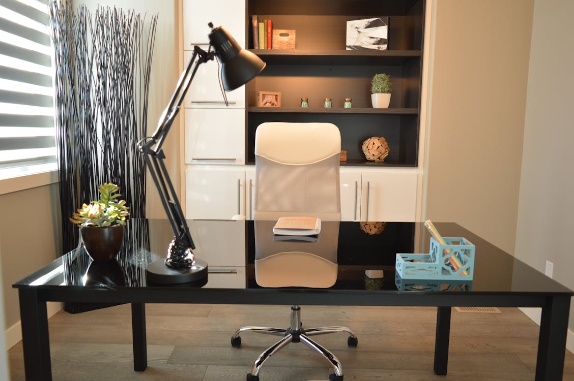 Creating a Minimalist Home Office