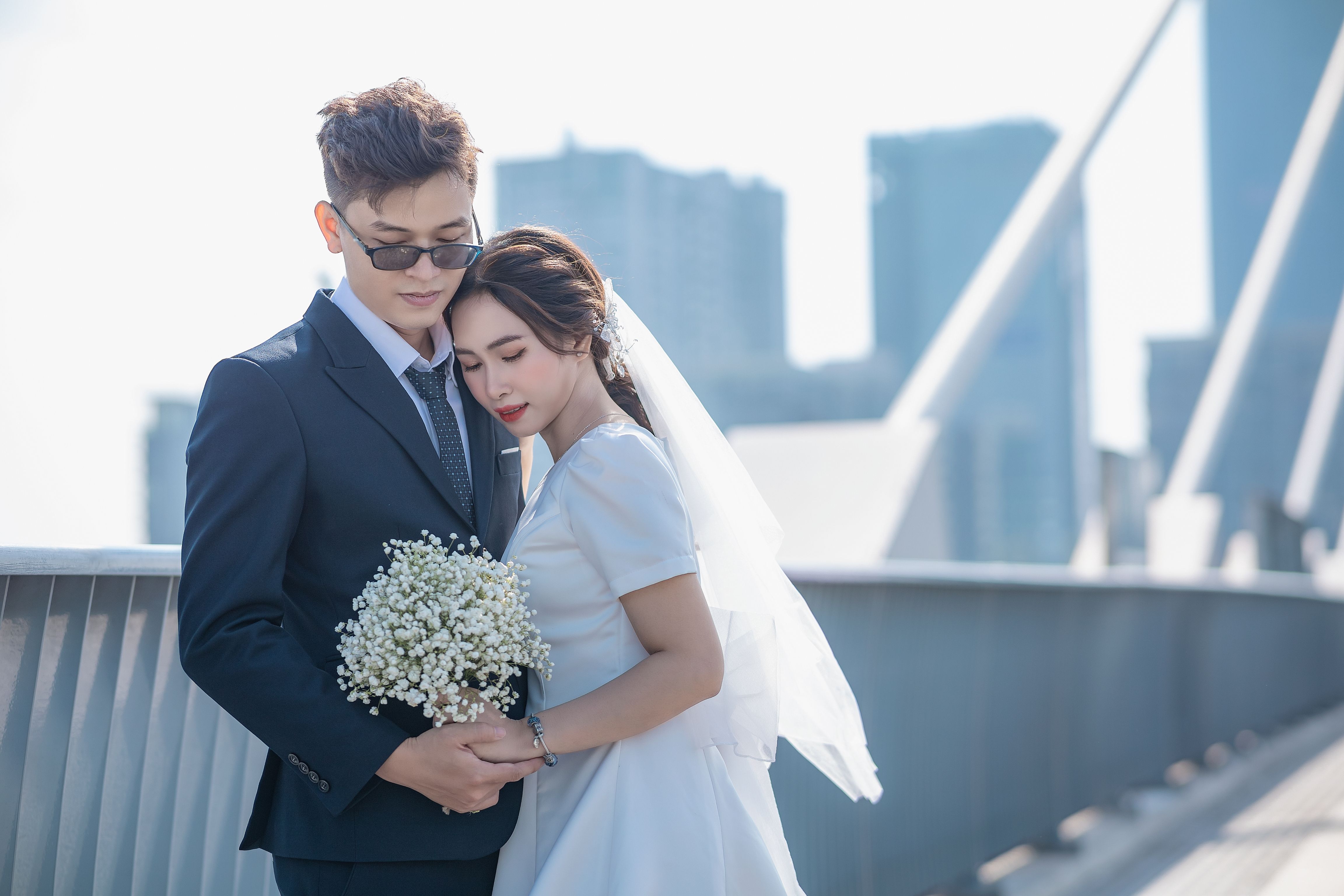 年薪百万 婚姻体面 情感配图