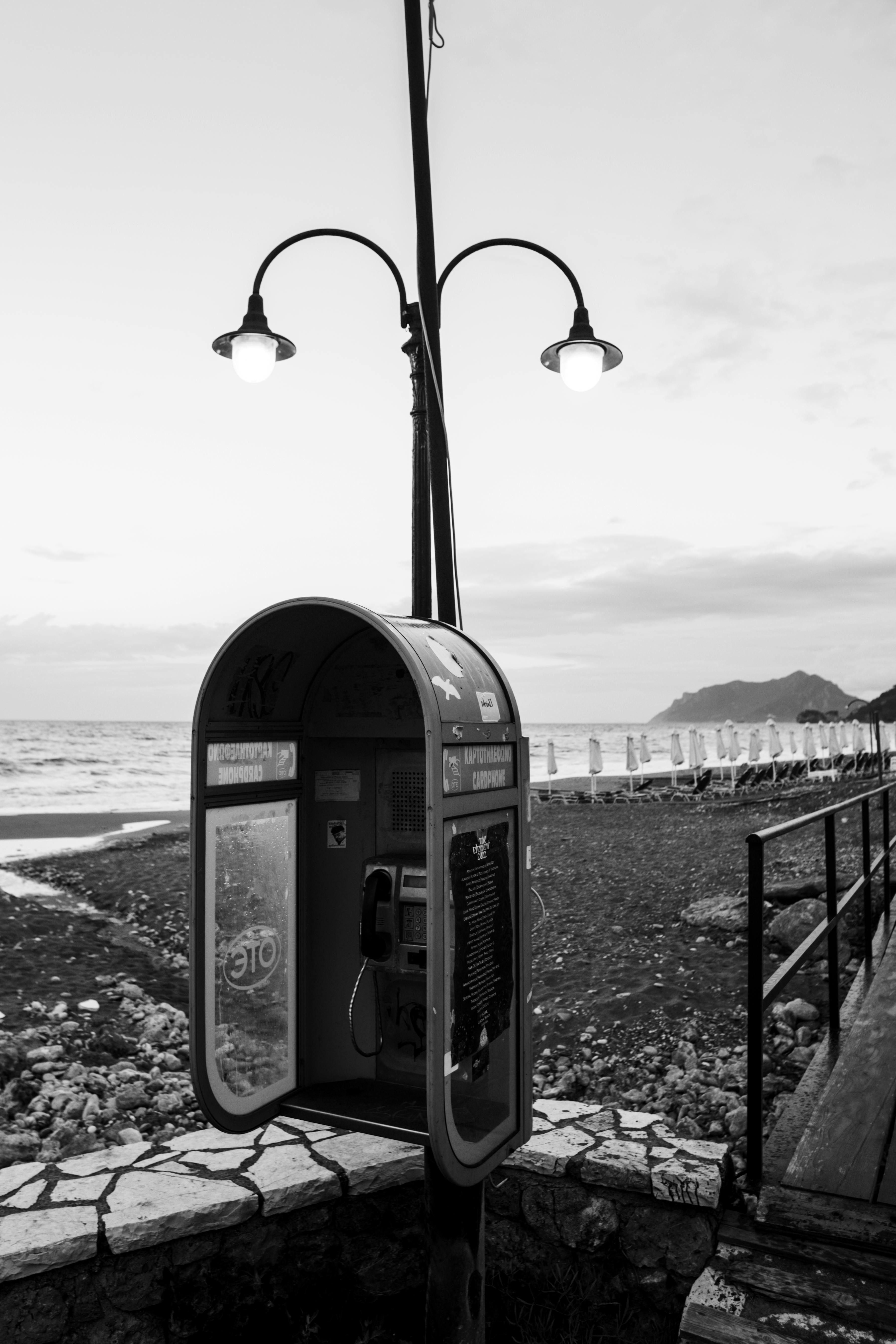 Kostnadsfria Kostnadsfri bild av allmän telefon, arkitektur, belysning Stock foto