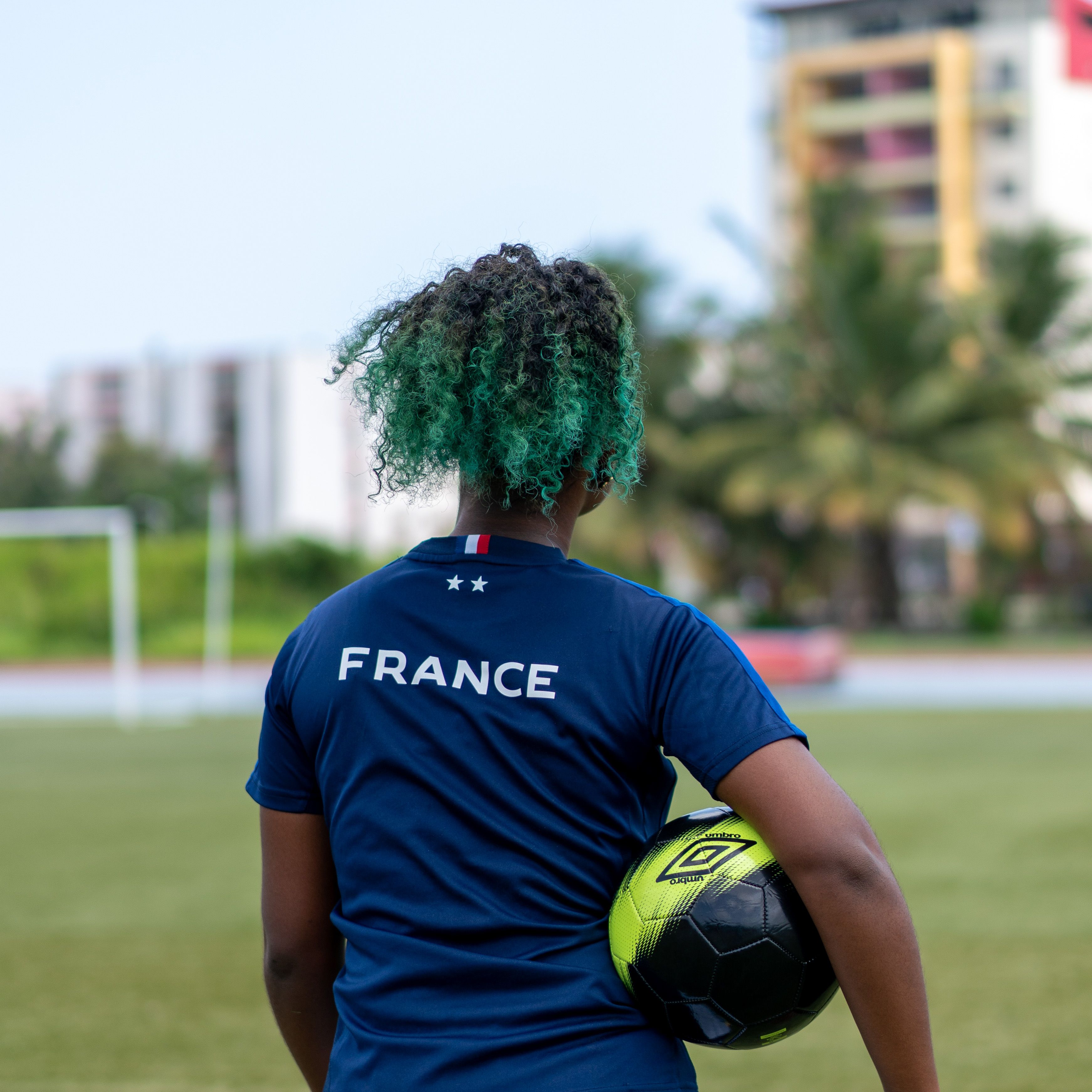 Foto de Ana, jogadora de futebol de 14 anos