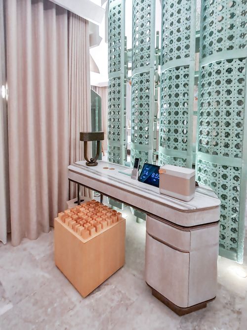 Free Elegant minimalist apartment interior with modern furniture and design elements. Stock Photo