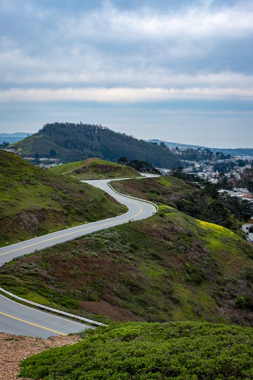 垂直拍摄, 山丘, 弯曲的道路 的 免费素材图片