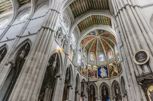 Foto d'estoc gratuïta de arcs, arquitectura, catedral