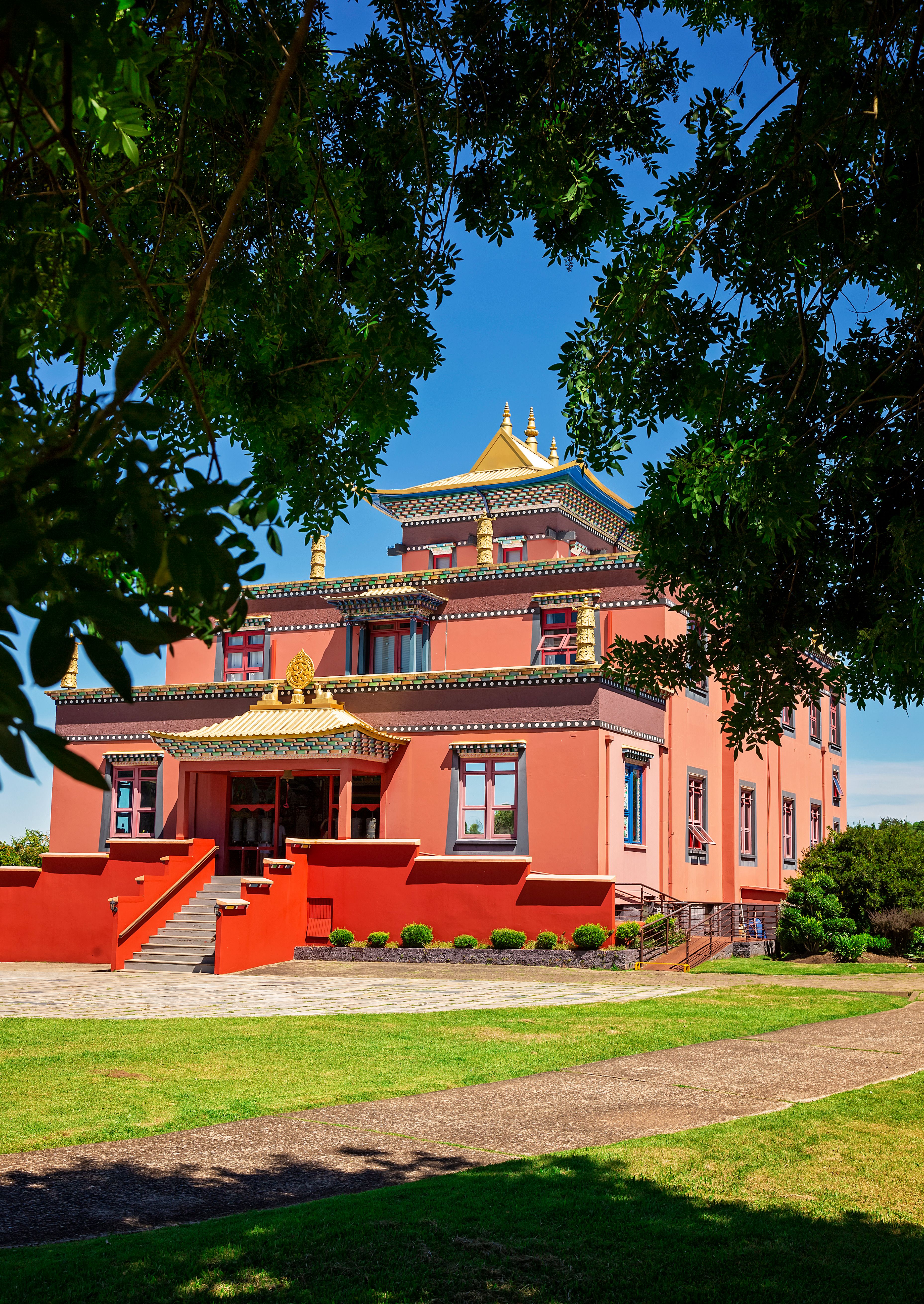 Red Temple in Park · Free Stock Photo