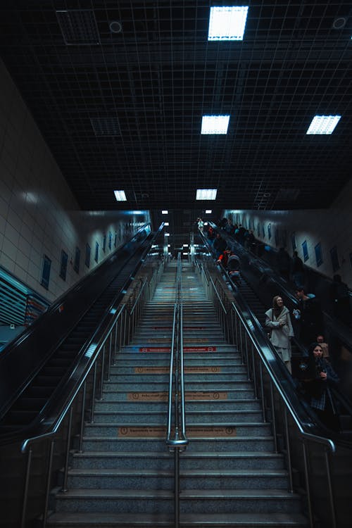 地鐵站, 垂直拍摄, 楼梯 的 免费素材图片