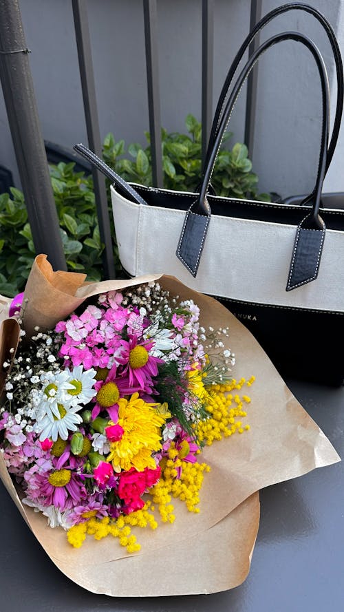 Foto stok gratis buket, bunga-bunga, hadiah