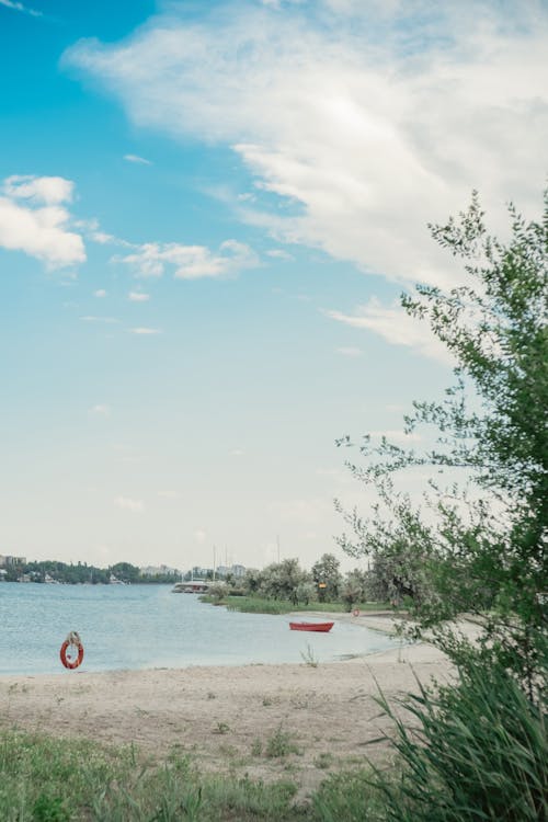 Foto profissional grátis de barco, boia salva-vidas, lago