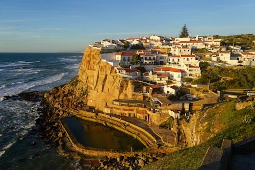 Foto d'estoc gratuïta de azenhas do mar, capvespre, cases