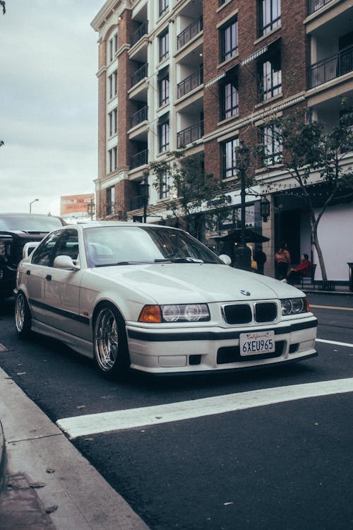 Foto profissional grátis de automóvel, bateu, BMW