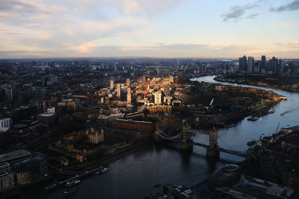 London — A hundred villages pretending to be one city. (6)