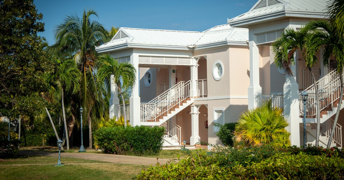 Cayman Islands Hotels & Resorts — Caribbean travel guide
