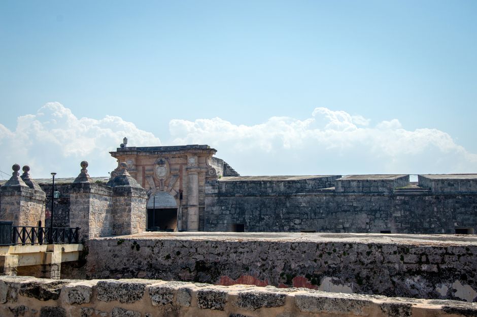 Forteresse de San Carlos de la Cabaña et musée des armes
