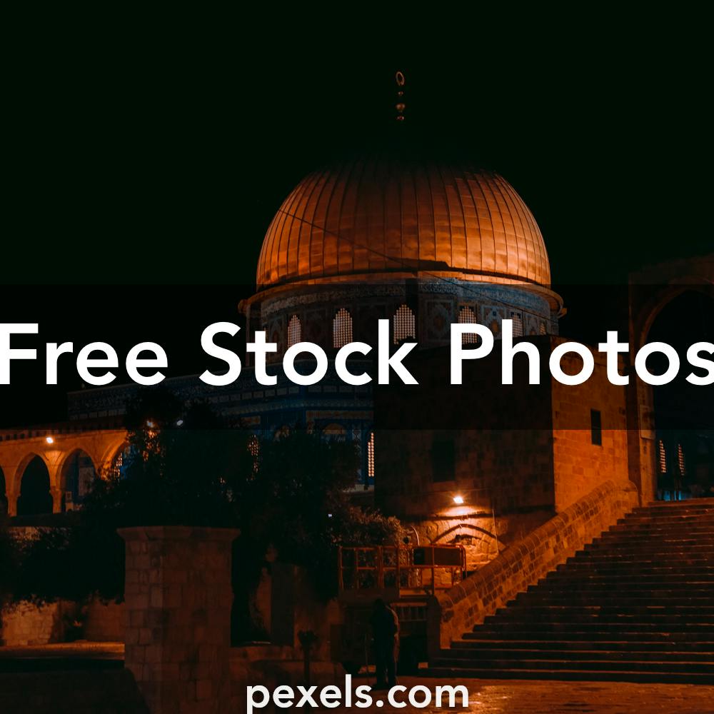 masjid al aqsa at night