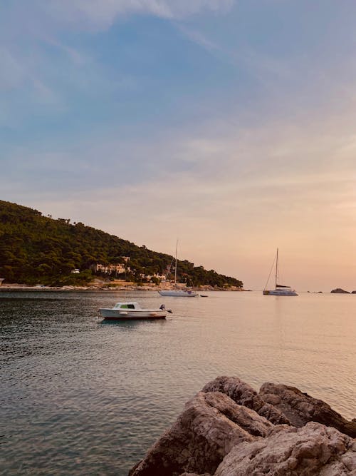 bulutlar, deniz, deniz kıyısı içeren Ücretsiz stok fotoğraf