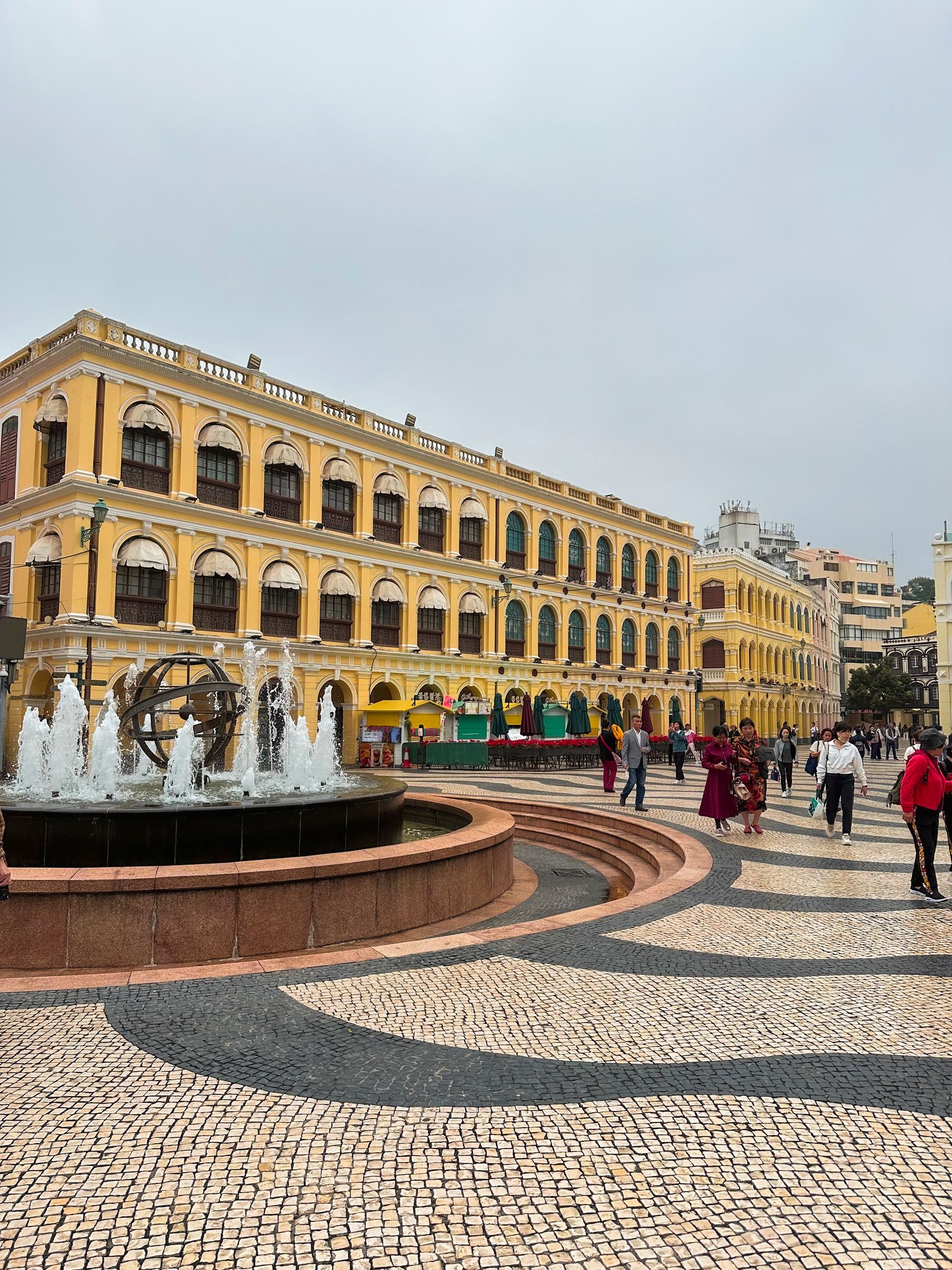 Senado Square fountain