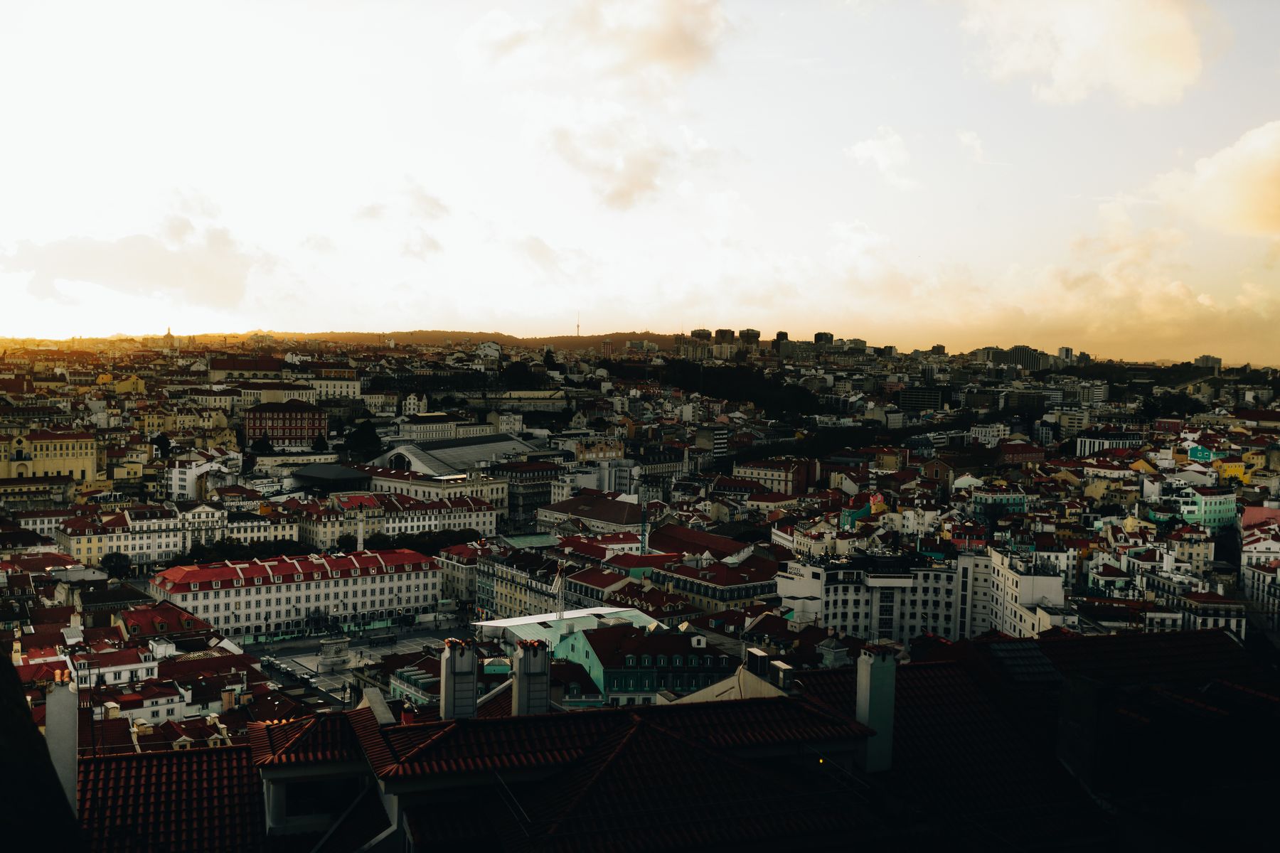 Lisbon vs Setúbal: Which City Should You Choose?