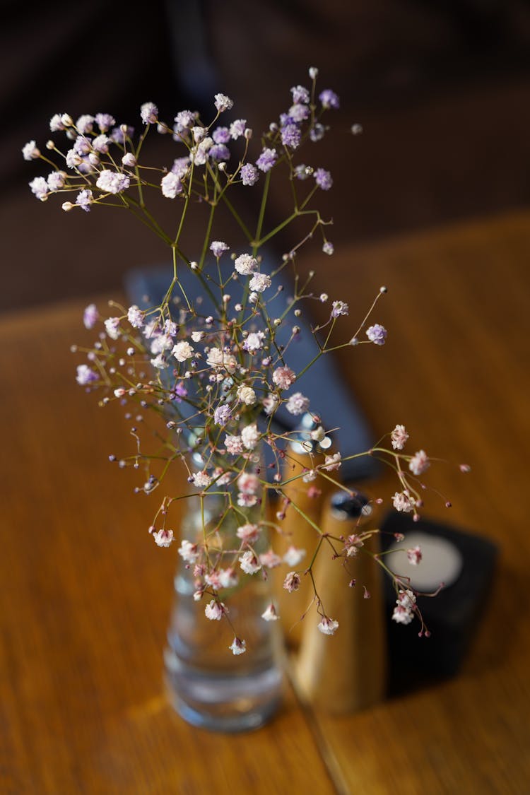 Tiny Flowers Decorating Bar Table