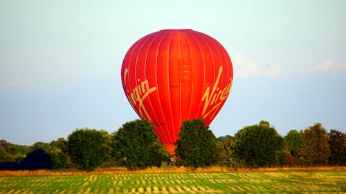 Rote Jungfrau Heißluftballon Landschaftsfoto