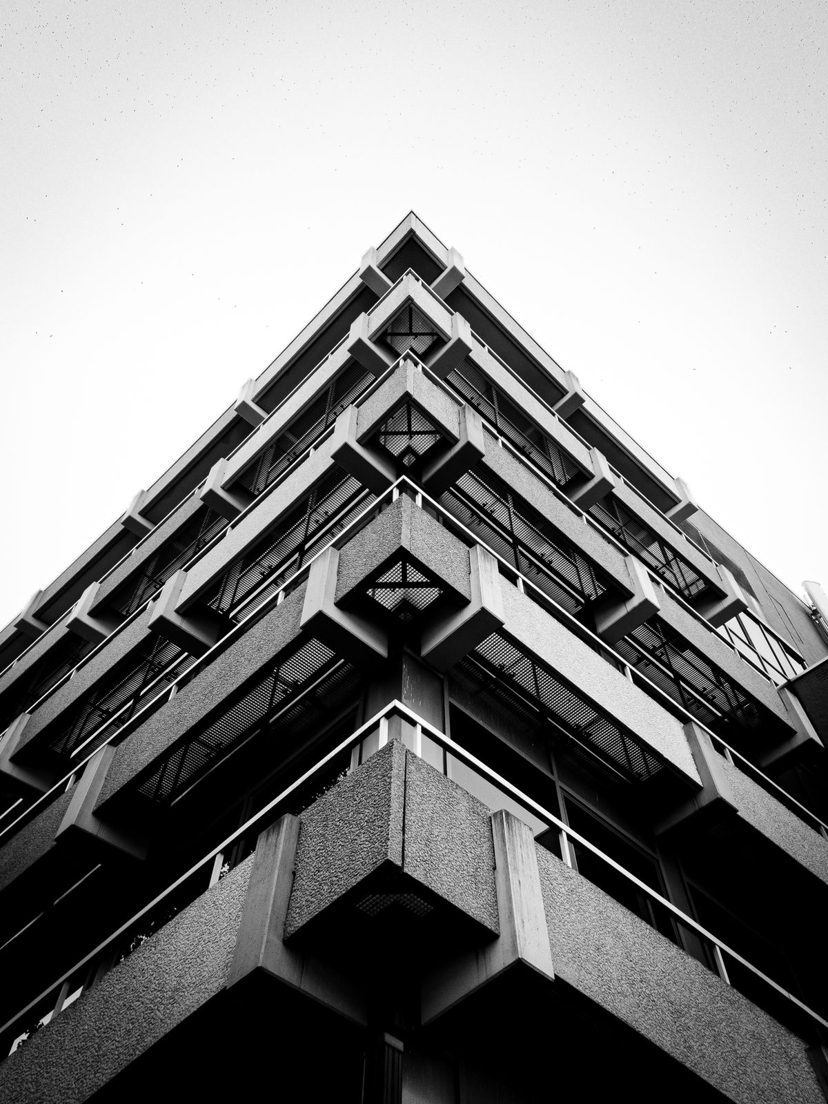 Worm's-eye View of Building · Free Stock Photo