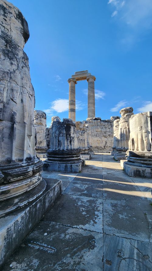 Free Majestic ruins of Temple of Apollo in Didim, Türkiye with towering columns. Stock Photo