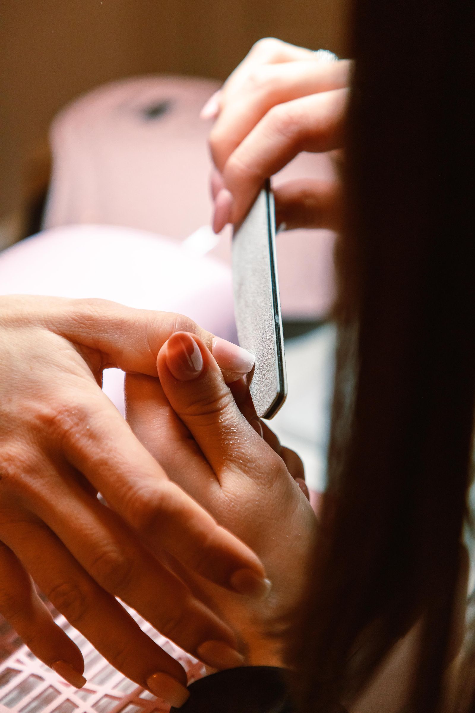 Manucure soignée réalisée en onglerie à Vence