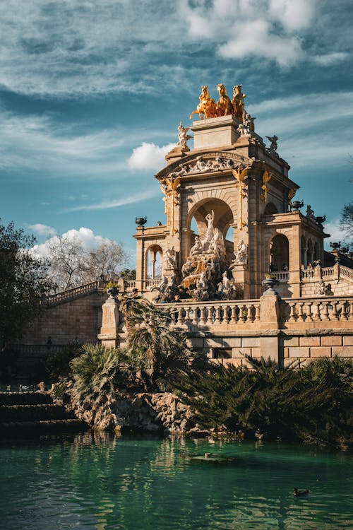 Gratis stockfoto met arboles, architectuur, Barcelona