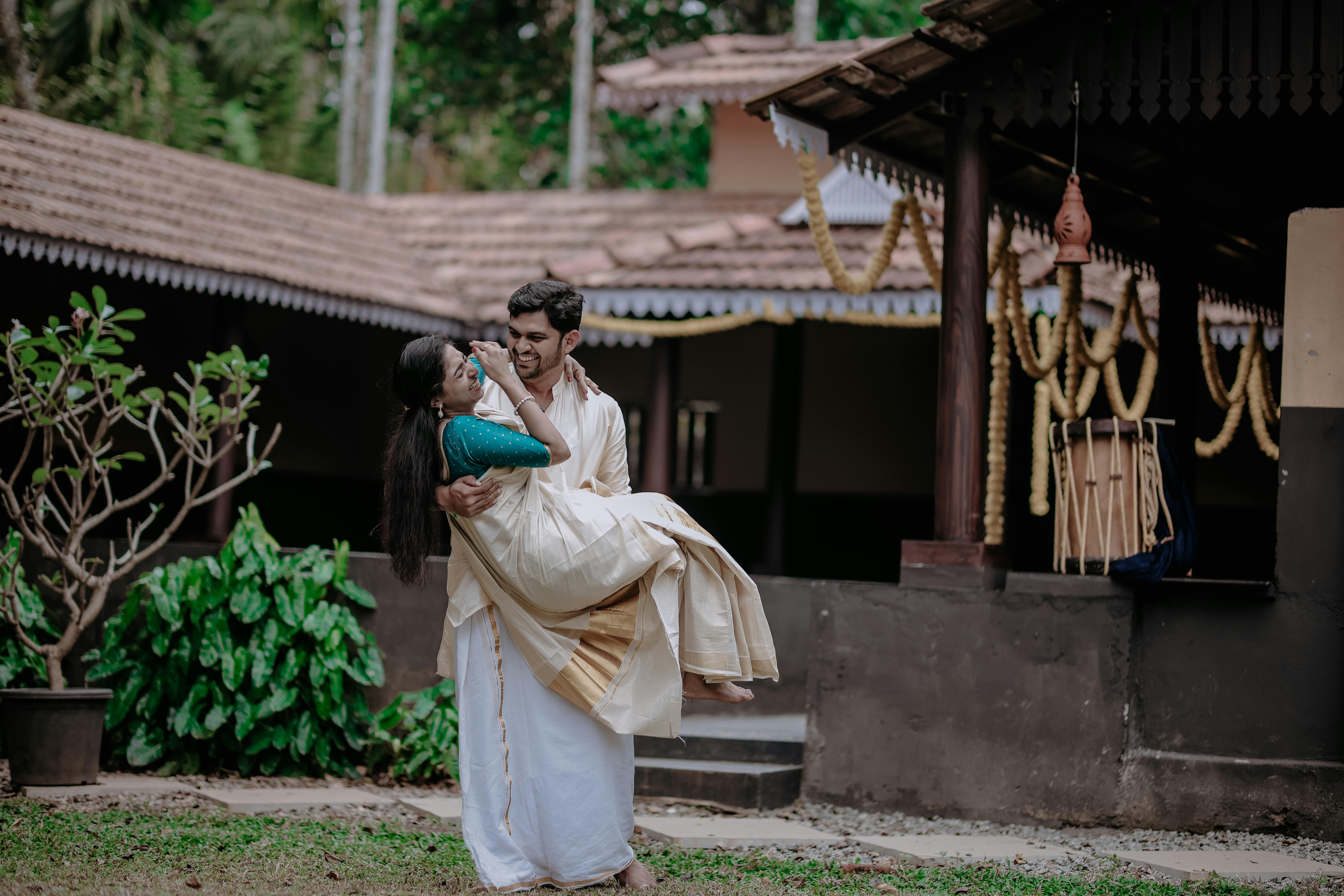South Indian Couple Pre-Wedding Shoot Ideas & Poses | Indian wedding  outfits, Kerala bride, Engagement dress for bride