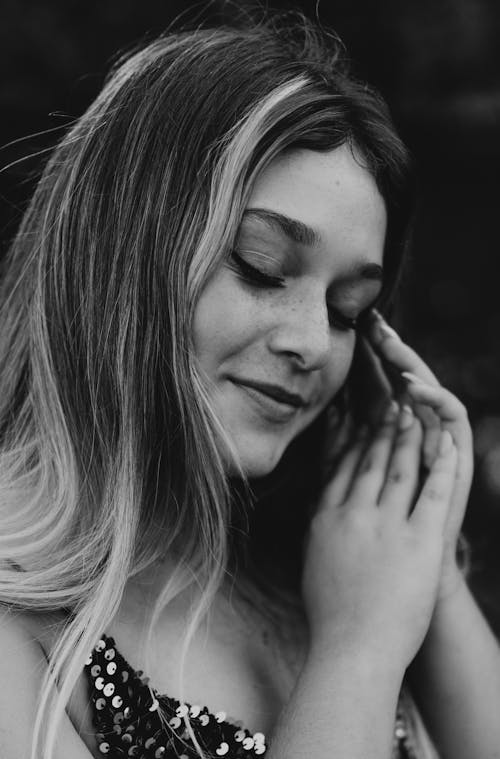 Foto d'estoc gratuïta de bellesa, blanc i negre, cara