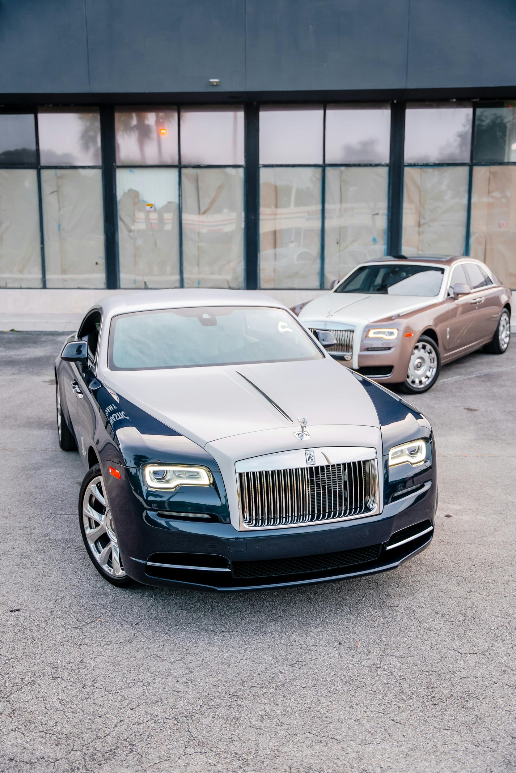 Blue Rolls-Royce Wraith · Free Stock Photo