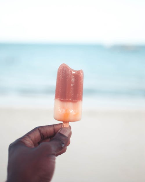 Fotos de stock gratuitas de helado, mano, summer vibes