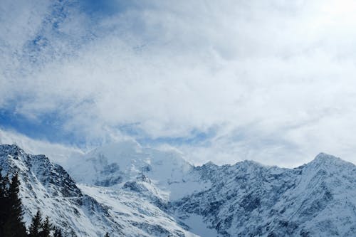 Gratis arkivbilde med fjell, fjellkjede, fjelltopp