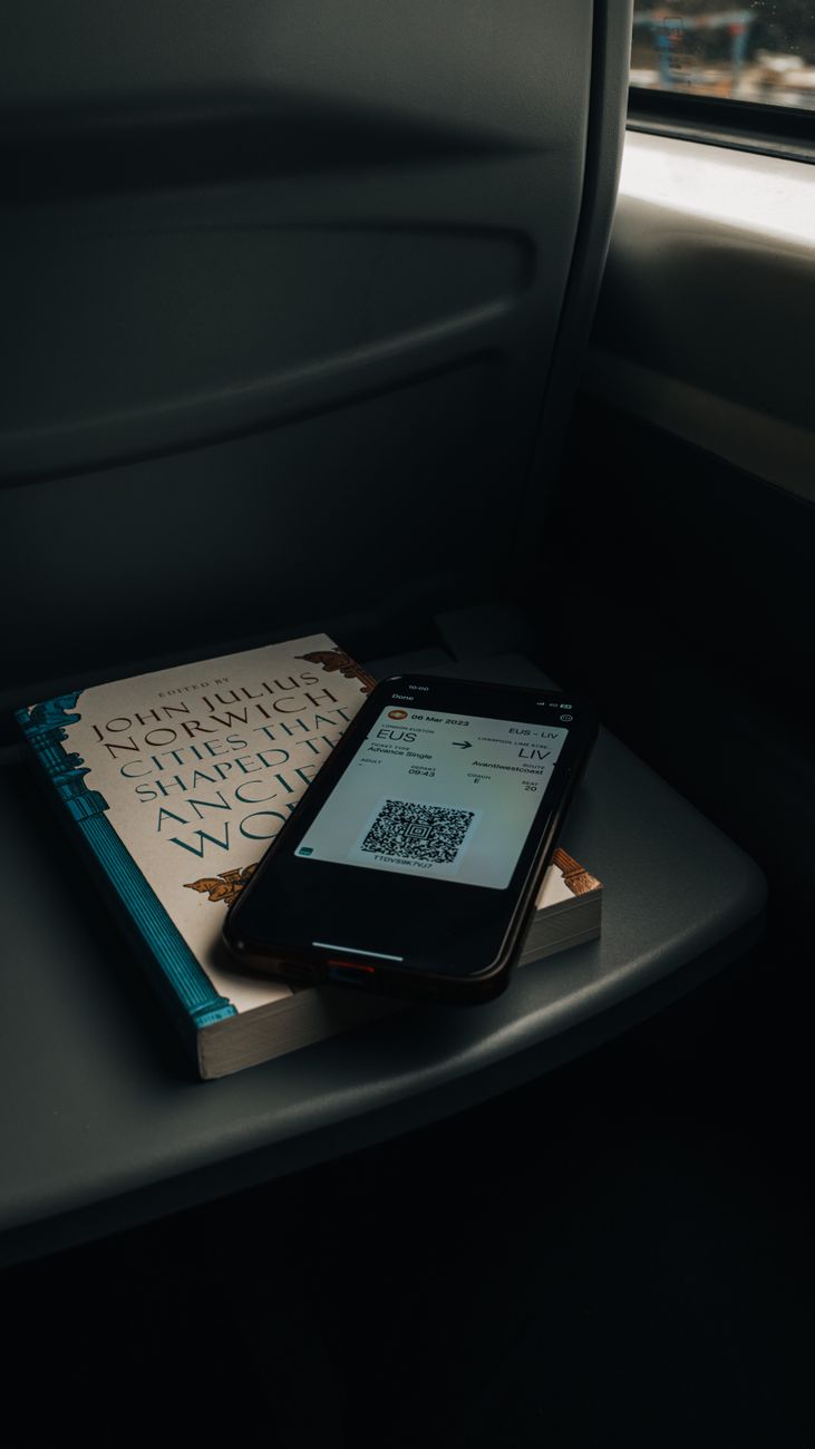 Estoicismo Digital: Cómo Aplicar la Filosofía Estoica para Gestionar la Sobrecarga de Información y el FOMO