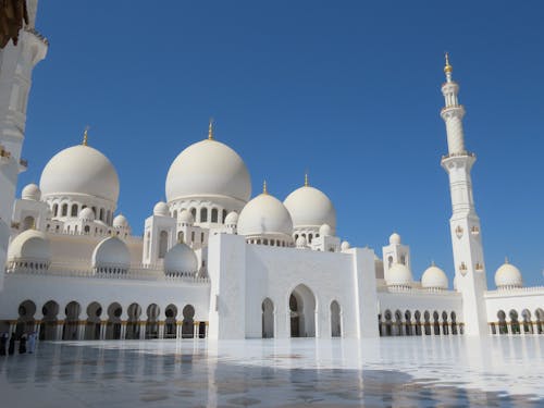 Courtyard of the Sheikh Zayed Grand Mosque in Abu Dhabi