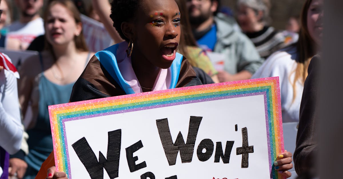 楊貴媚滿臉黑點大回春 蔡振南看傻眼 演活政治鬥爭引熱議