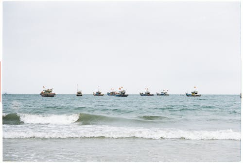 Foto stok gratis gelombang, laut, perahu motor