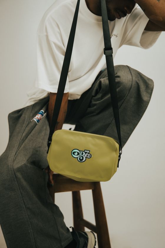 Model posing with a trending shoulder bag, photo by Omotayo Samuel on Pexels