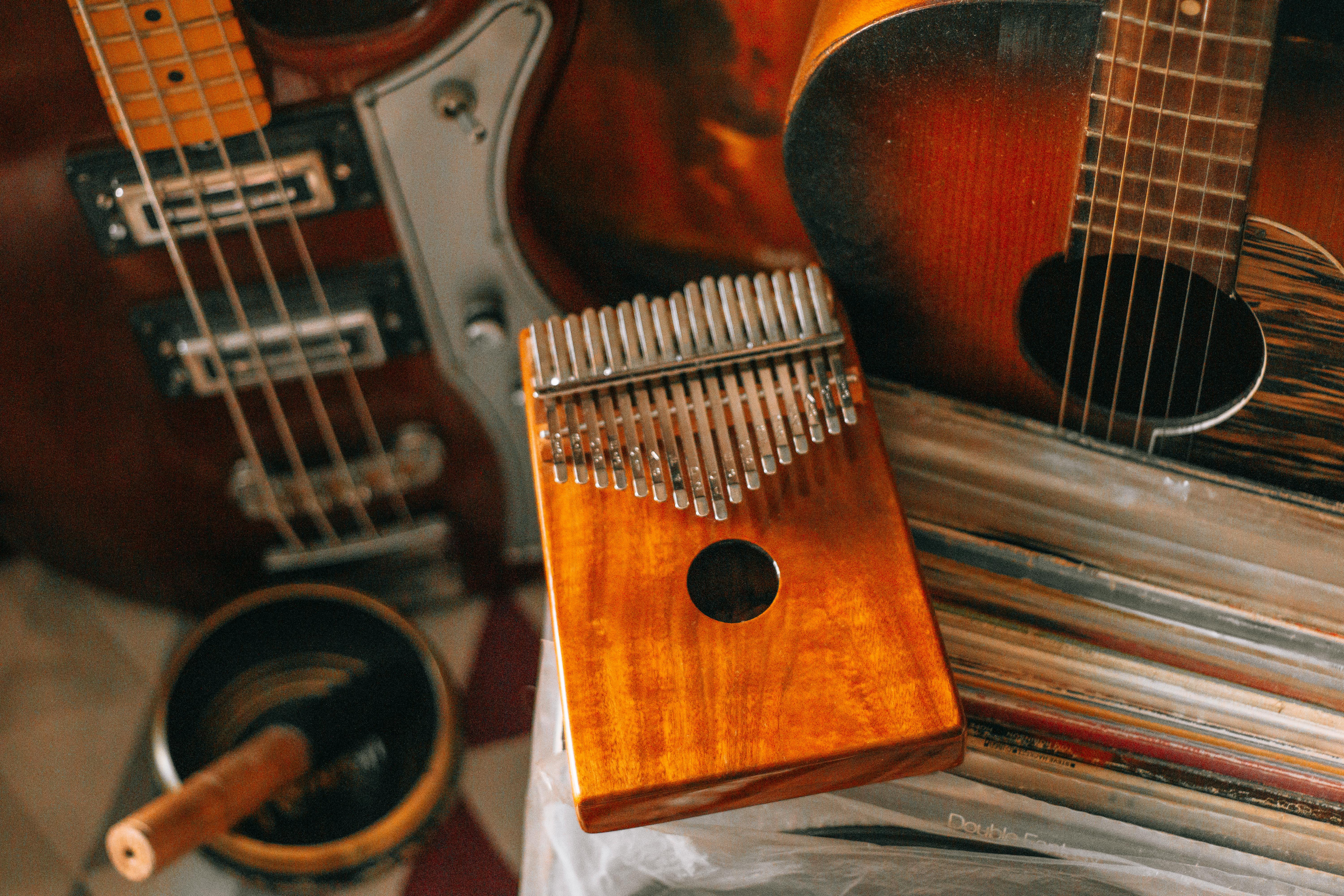 Grabación y Procesamiento de Mbira y Kalimba: Acústica, Técnicas y Aplicaciones Modernas