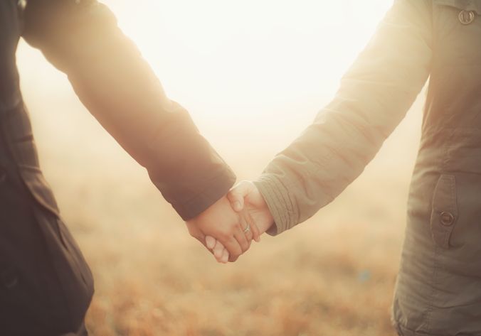 Online dating: starting a conversation on a niche platform